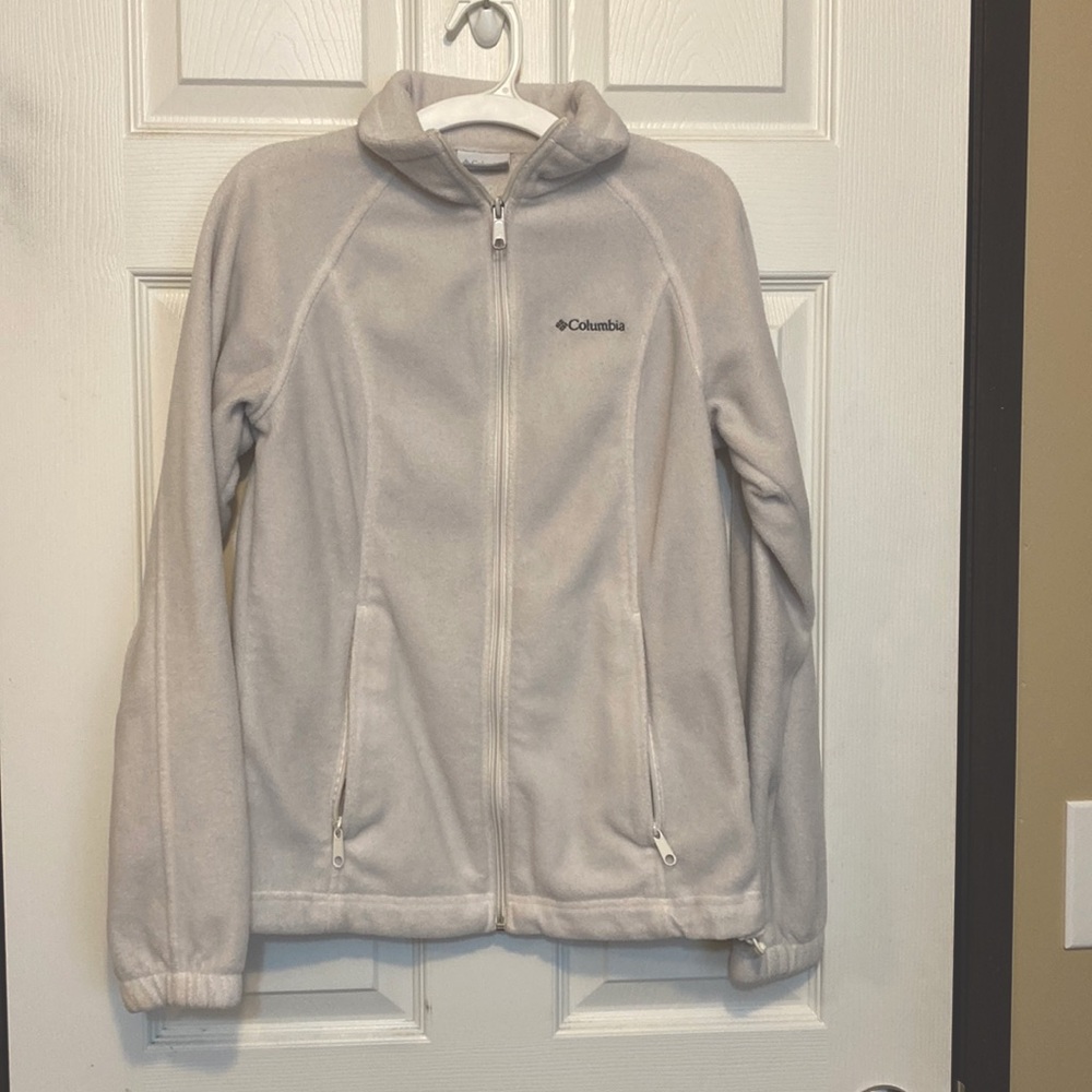 Size small women’s Columbia jacket